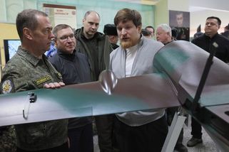 Výbuch automobilu u Jekatěrinburgu těžce zranil šéfa uralské továrny na drony - Novinky