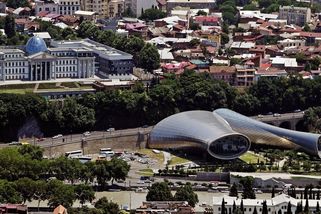 V Tbilisi zbourají ikonickou futuristickou halu - Seznam Zprávy