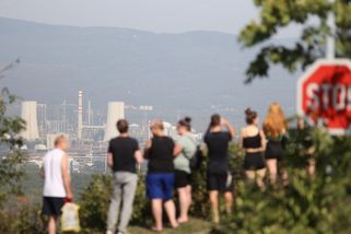 Rána a dým nad Litvínovem. Pyrotechnici spokojení, diváci už méně - Seznam Zprávy