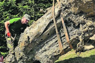 Nálezci letounu s lidskými ostatky na Osoblažsku mohli porušit zákon - Novinky