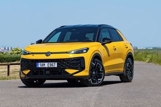 Nový Volkswagen T-Roc je všestranný sympaťák. S výkonnějším mild-hybridem jezdí svižně a za málo