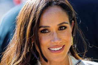 „Ukradla“ prince, teď míří na Emmy. Meghan slaví 45