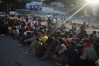 Migranti se opět chystají na zteč Ceuty, varuje rakouská ministryně - Novinky