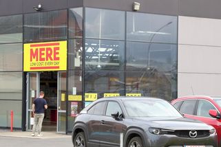 Úřady zmrazily podíly Rusů, kteří v ČR provozují supermarkety Mere - Seznam Zprávy