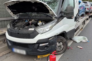 Dálnici D4 uzavřela nehoda. Bouralo auto odtahovky - Novinky