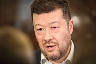 Macinka nás zradil! Okamura spustil palbu. Porušen...