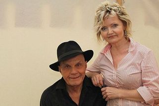 Hrušková a Přeučil svěřili celoživotní úspory muži, kterému věřili. Pak přišel dopis, a poté zatčení - Médium.cz