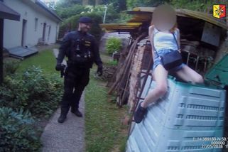 „Paní máme!“ hlásil policista. Odsouzená se chtěla v kompostéru v Praze vyhnout nástupu do vězení - Novinky