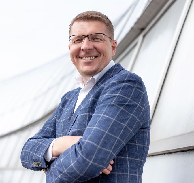 Účet v kontroverzní záložně měl i premiérův poradce Netuka