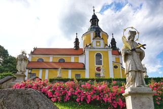 ANO chce snížit náhrady církvím, vláda to odmítla - Novinky