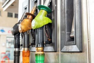 Maximální ceny paliv se opět mění. U benzínu se zvýšily, u nafty klesly - Novinky