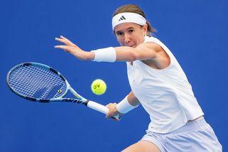 Velká škoda. Bartůňková zahodila výrazný náskok a po čtyřech nevyužitých mečbolech v Praze končí - Sport.cz