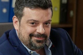 Průměrný plat herce Národního divadla je pod úrovní nástupního platu do supermarketu, říká Filip Rajmont z Ulice - Česko Živě