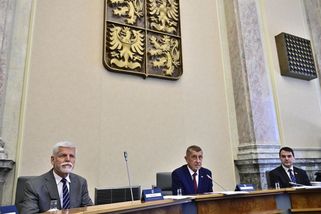 Prezident Pavel si přišel na vládu vyjasnit pozice - Novinky