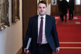Macinka škrtl půl miliardu. Desetitisíce Ukrajinců přijdou o podporu - Seznam Zprávy