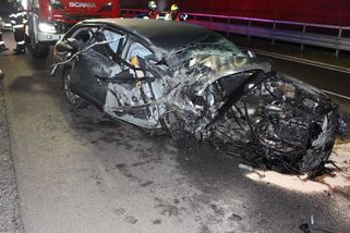 Řidička jela po dálnici D35 v protisměru, při nehodě zdemolovala auta - Novinky