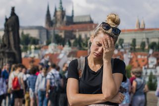Deset největších českých turistických bizárů. Trdelník je všude, za největším peklem musíte na Moravu (a sklípek to není)