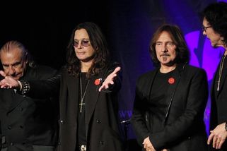 Bubeník kapely Black Sabbath používá invalidní vozík - Novinky