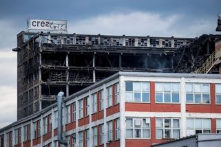 Začala demolice vyhořelé výškové budovy ve Zlíně - Seznam Zprávy