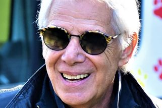 Josef Laufer: „Tom Jones Východu“ do 8 let nemluvil česky, měl poměr s Japonkou, spolupracoval s StB - Médium.cz