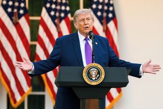Totální obrat během 24 hodin. Trumpův vzorec se ve válce s Íránem opakuje - Seznam Zprávy