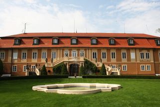 Ministerstvo zahraničí už nechce Štiřín. Prodá se za miliardy? - Novinky