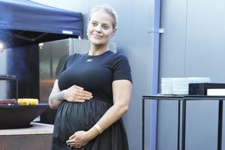 V 6. měsíci těhotenství ji stále trápí silné nevolnosti! Nemám sílu, naříká Charlotte Štiková. Manžel ji velmi překvapil - Super.cz