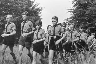 Český kluk jako Hitlerovo dítě: Po válce babičce nerozuměl ani slovo - Médium.cz