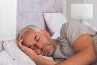 Melatonin vám se spánkem vůbec nemusí pomoci. Zvláště ne ten hodně silný