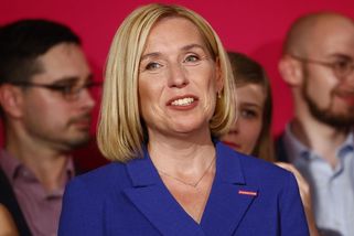 Bez papíru ani ránu: Nerudová se směje Schillerové a Dostálové kvůli angličtině, i ta její má k dokonalosti daleko - Super.cz