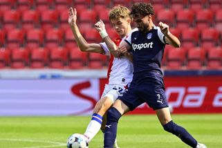 Fotbalová Slavia prodloužila smlouvu s obráncem Konečným - Sport.cz