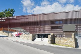 Hokejovou halu v Třebíči pokřtili mistři světa, výhru domácím v exhibici vychytal Čech - Sport.cz