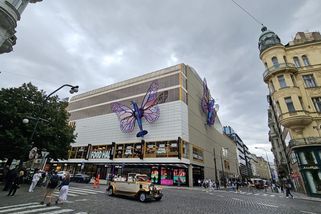 Kýče i skvosty Davida Černého: zdechlý kůň, pohyblivá hlava, visící muž - Médium.cz