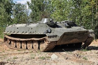 Sovětská technika měla skončit ve skladu. Ukrajinci z ní udělali lovce dronů