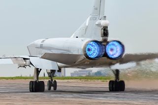 Tupolev Tu-22M3 „Backfire-C": Rusové používají své strategické bombardéry špatně a ony padají k zemi