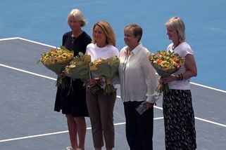 Poklady z půdy a příběhy z kurtů. Legendám po 40 letech aplaudovala Štvanice - Sport.cz