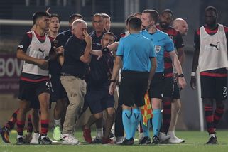 Šokující konec v evropských pohárech. Rozhodl neuvěřitelný moment v nastavení - Sport.cz