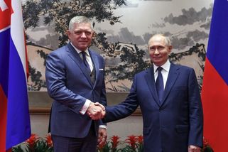 Postavilo se Česko na stranu Ruska? ptá se lotyšský server kvůli povolení pro Ficův přelet do Moskvy - Novinky