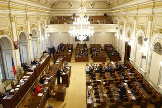 Kokain ve Sněmovně k legalizaci nepovede. Ztrácí se tu věci a také nepovolujeme krádeže, říká Benda - Novinky