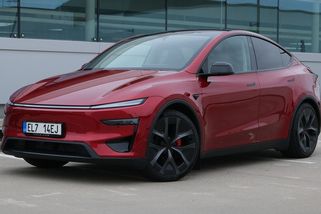 Test Tesly Model Y Performance: Má drtivé zrychlení, ale řidiče nenadchne - Novinky