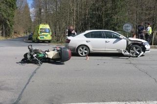 Octavie srazila na Šumpersku motorkáře - Novinky