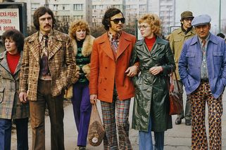 Takhle jsme se oblékali za Husáka: Bída socialismu, tesilky a důchodky jako vrchol (ne)vkusu - Médium.cz