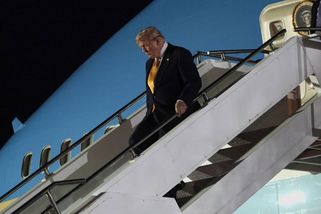 Trump odletěl z Ankary starým Air Force One kvůli obavám o bezpečnost - Novinky