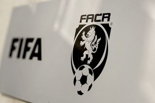 Velký zásah na FAČR. Policie zatkla desítky lidí - Seznam Zprávy