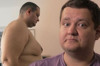 Policista Michal má 133 kilo a hrozí mu vyhazov. Trápí ho prsa, která má větší než ženy. Takhle vypadá svlečený - Super.cz