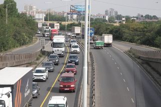 Praze hrozí dopravní kolaps. Kbelská se od středy uzavře na jediný pruh - Novinky