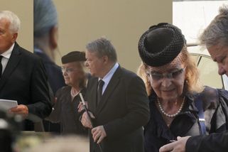 Rozloučení s Knížákem: Zdrcenou vdovu museli podpírat, Klaus přiznal přání, aby jeho trápení už skončilo