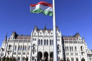 Je to definitivní. Maďarsko otevře spisy agentů komunistických tajných služeb - Novinky