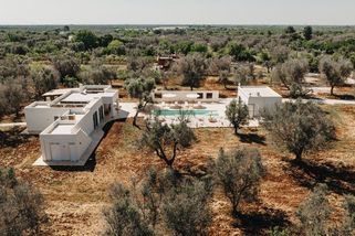 Vila mezi olivovníky v italské Apulii je dílem pražského ateliéru - Novinky