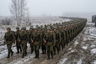 Kim posílá Putinovi obrovskou armádu. Zelenskyj varuje před 50 tisíci vojáky